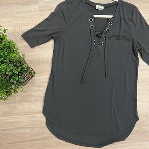 Modesh Rebel “World Tour” grey shirt from Buckle!